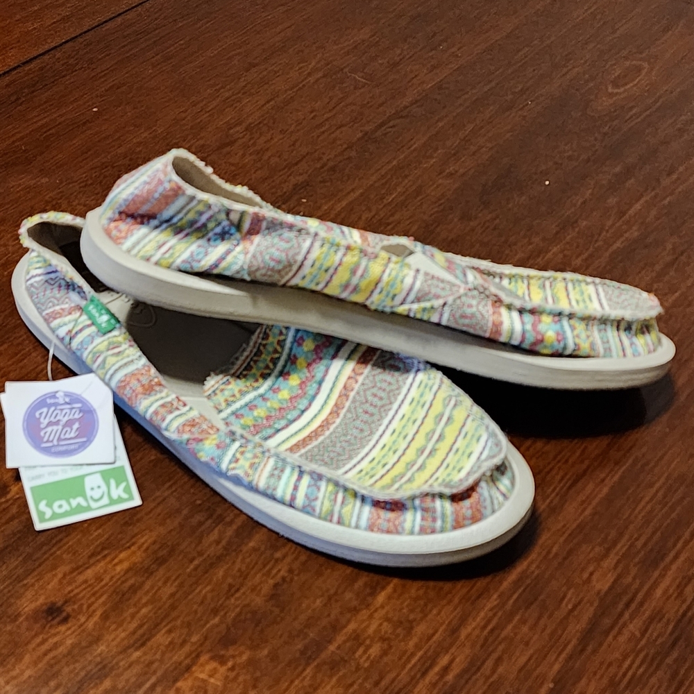 NWT Women's Size 9